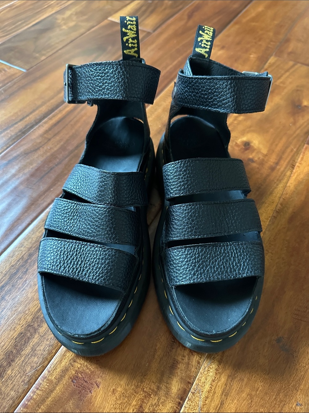 Dr. Martens Clarissa II Quad Pebbled Leather Platform Sandals Size 8 fits 8.5/9